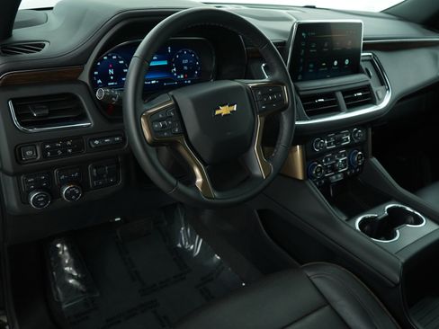Used 2024 Chevrolet Suburban High Country image 19