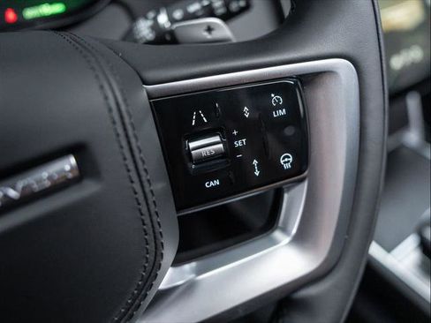 New 2025 Land Rover Range Rover SE image 21