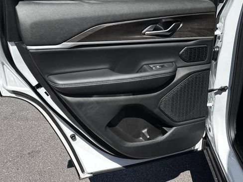 New 2027 Jeep Grand Cherokee Limited AWD/4WD image 22