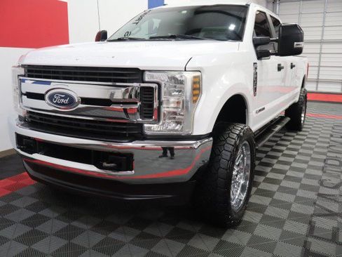 Used 2018 Ford F250 XL w/ Power Equipment Group AWD/4WD image 4