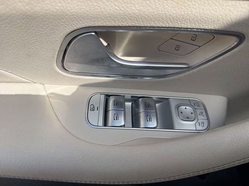 Used 2024 Mercedes-Benz GLE 450 4MATIC image 13