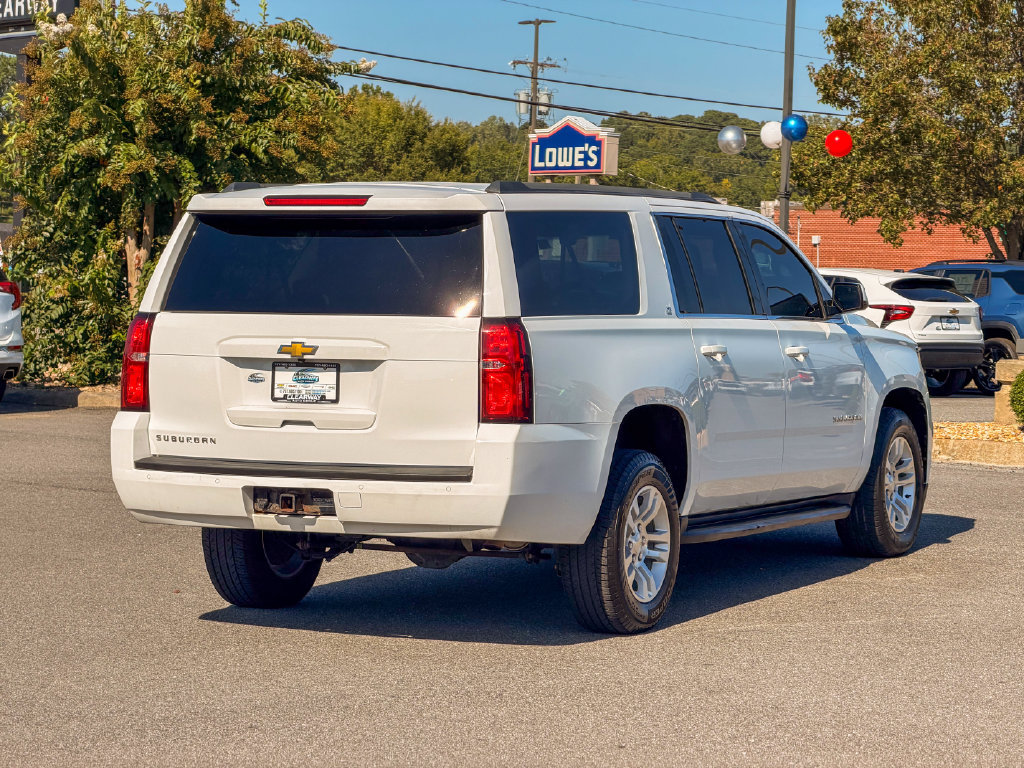 Used 2016 Chevrolet Suburban LT RWD image 7