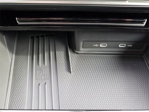 New 2025 Volkswagen Atlas SEL Premium R-Line image 2