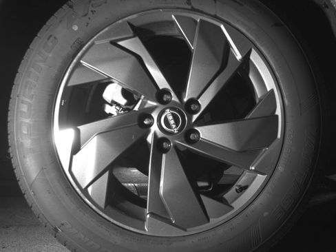 Used 2025 Nissan Rogue SV FWD image 18