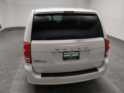 Used 2019 Dodge Grand Caravan SE FWD image 6