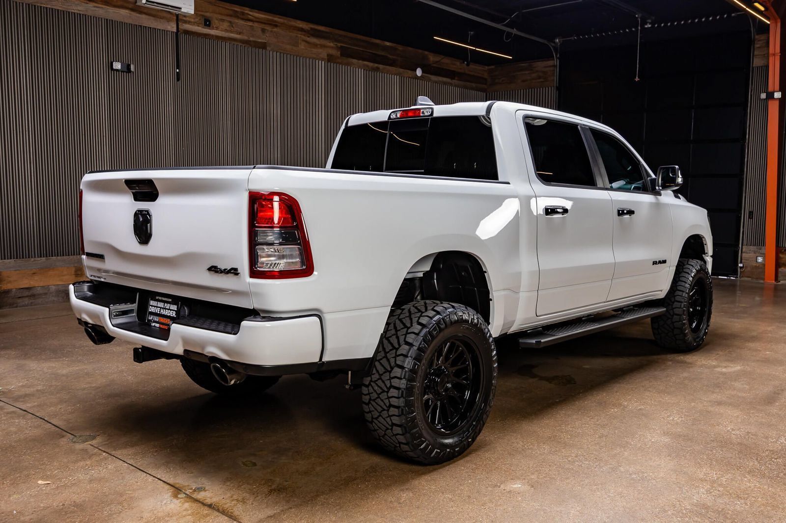 Used 2023 RAM 1500 Big Horn AWD/4WD image 10