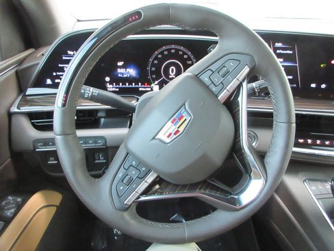 Used 2024 Cadillac Escalade Sport w/ Touring Package AWD/4WD image 40