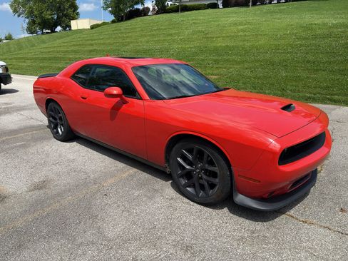 Used 2019 Dodge Challenger GT w/ Driver Convenience Group RWD image 7