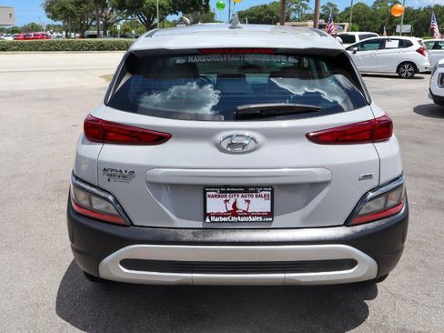 Used 2022 Hyundai Kona SE AWD/4WD image 4