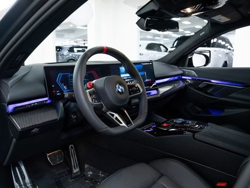 Used 2025 BMW M5 Touring AWD/4WD image 21