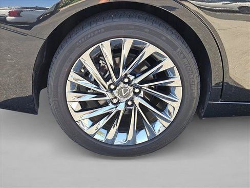 Used 2024 Lexus ES 300h w/ Accessory Package (Z2) FWD image 21