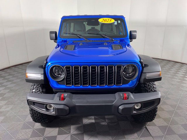 Used 2025 Jeep Wrangler Unlimited Rubicon w/ Convenience Group AWD/4WD image 12
