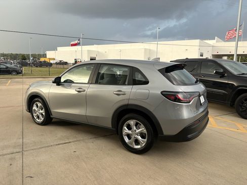 Certified 2025 Honda HR-V LX image 6