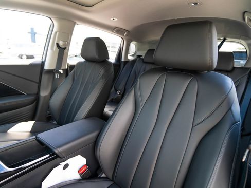 Certified 2025 Acura ADX AWD image 8