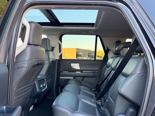 Used 2025 Ford Expedition Active AWD/4WD image 15