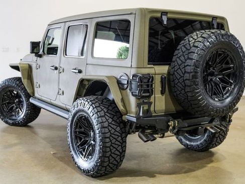 Used 2025 Jeep Wrangler Unlimited Rubicon 392 image 9