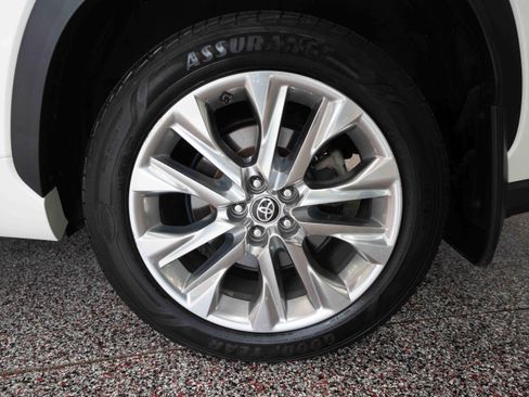 Used 2020 Toyota Highlander Limited AWD/4WD image 30
