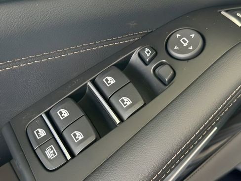 Used 2026 BMW X7 xDrive40i w/ M Sport Package image 19