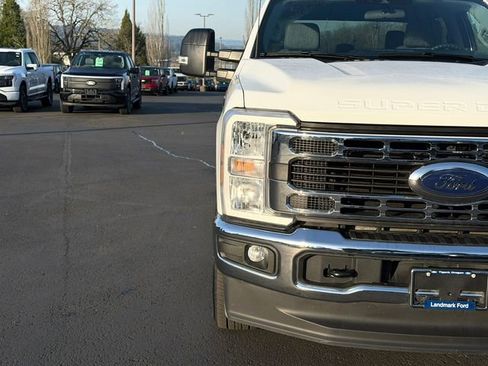 Used 2025 Ford F250 XLT image 8