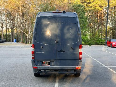 Used 2018 Mercedes-Benz Sprinter 2500 image 5
