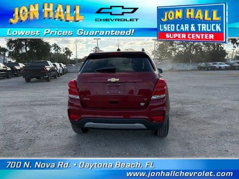 Used 2019 Chevrolet Trax LT w/ LT Convenience Package image 11