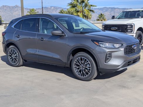 New 2026 Ford Escape SE w/ Class II Trailer Tow Package image 1