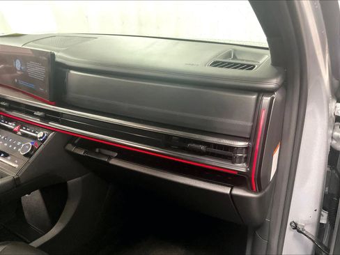 Used 2025 Hyundai Santa Fe Calligraphy image 13