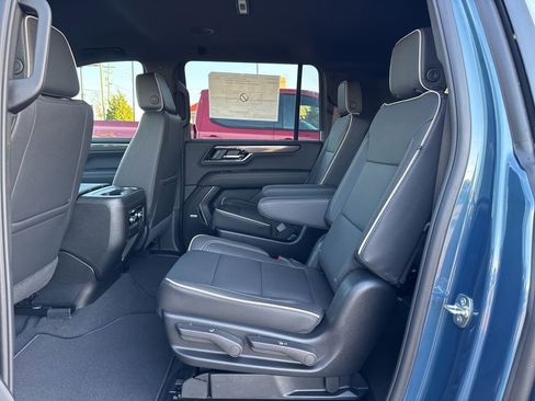 New 2026 GMC Yukon XL Elevation w/ LPO, Elevation Black Package image 30