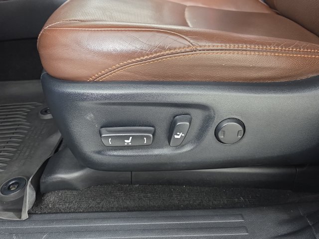 Used 2019 Toyota 4Runner Limited AWD/4WD image 25