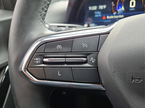 Certified 2025 Chevrolet Equinox LT FWD image 18