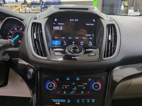 Used 2018 Ford Escape Titanium image 11