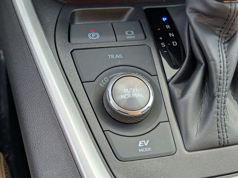 Used 2025 Toyota RAV4 Limited image 26