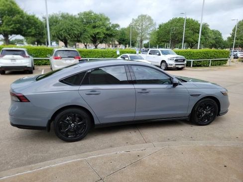 Used 2025 Honda Accord SE image 4