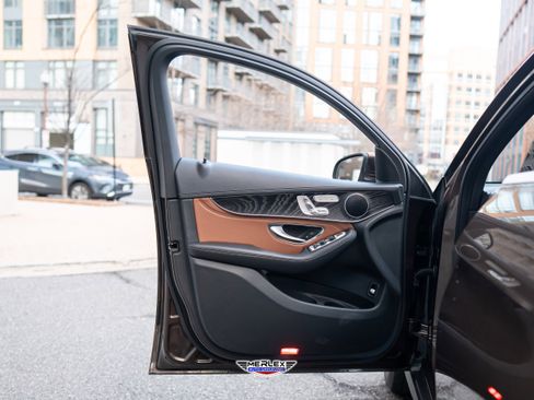 Used 2018 Mercedes-Benz GLC 300 4MATIC Coupe w/ Multimedia Package image 44