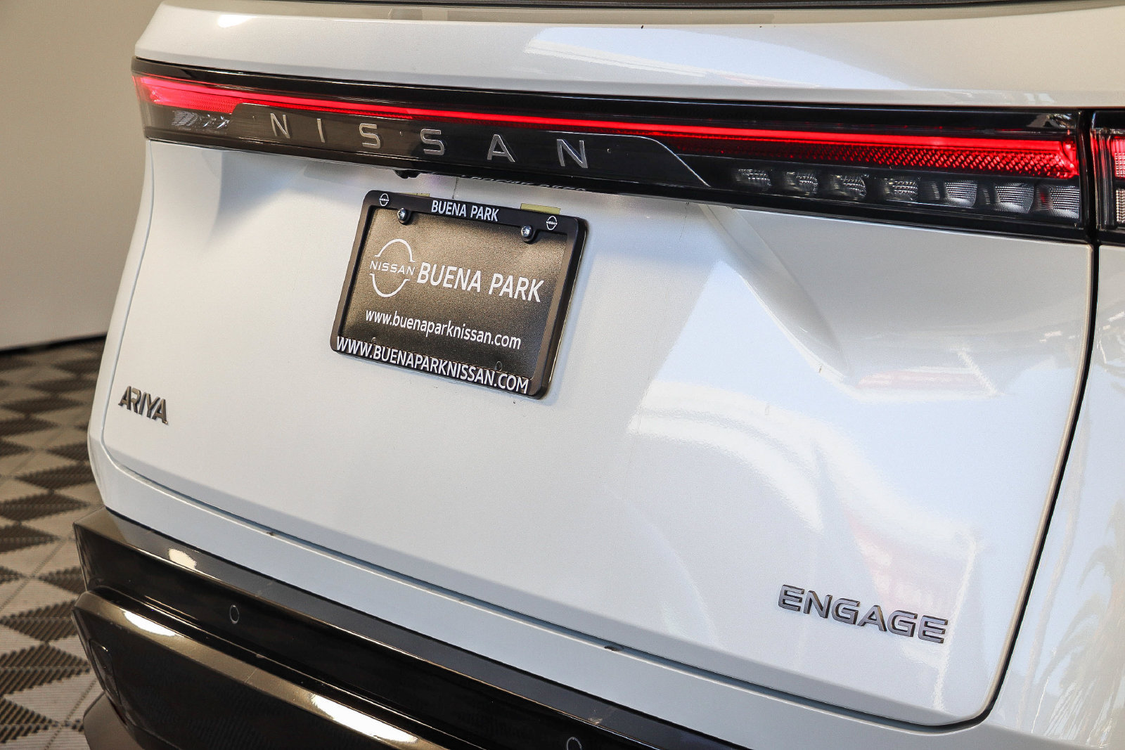 Used 2024 Nissan Ariya FWD image 10