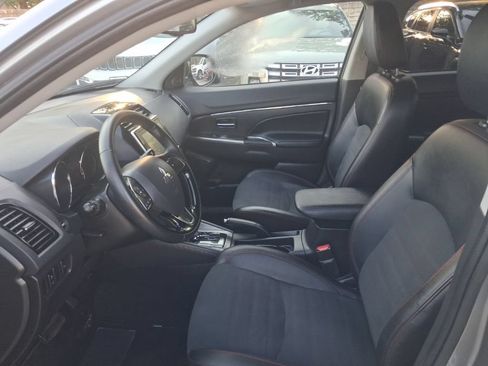 Used 2025 Mitsubishi Outlander Sport SE AWD/4WD image 4