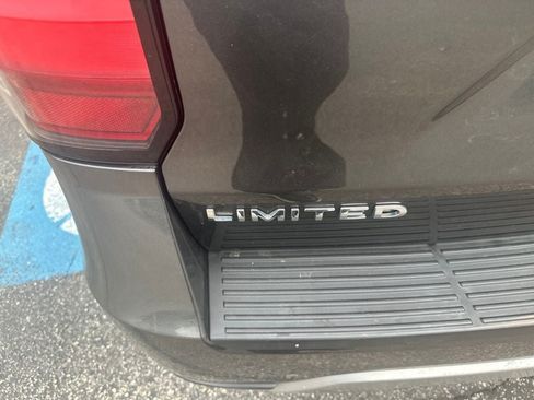 Used 2019 Ford Expedition Limited w/ Equipment Group 302A AWD/4WD image 4