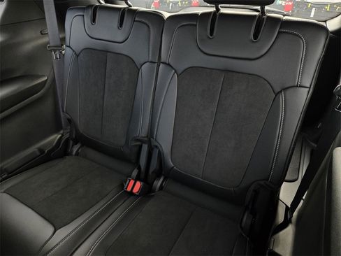 New 2025 Jeep Grand Cherokee L Altitude image 14