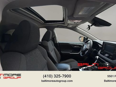 Used 2022 Toyota RAV4 XLE w/ Convenience Package FWD image 18