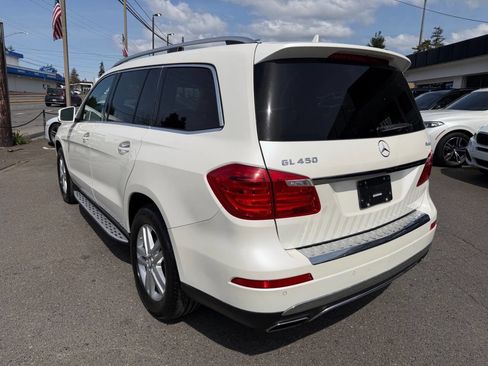 Used 2016 Mercedes-Benz GL 450 4MATIC w/ Premium I Package image 4