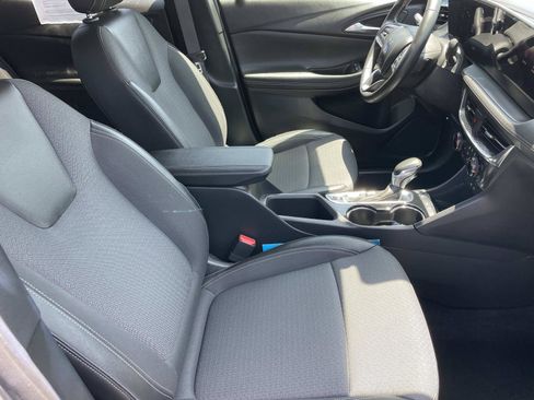 Used 2025 Buick Encore GX Preferred FWD image 27