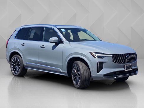 Certified 2025 Volvo XC90 B6 Plus AWD/4WD image 8