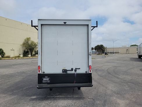 Used 2023 GMC Savana 3500 w/ Power Convenience Package RWD image 7