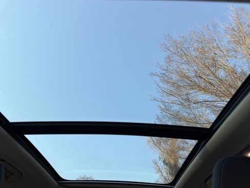 Certified 2023 Volvo XC60 B5 Plus w/ Protection Package image 28