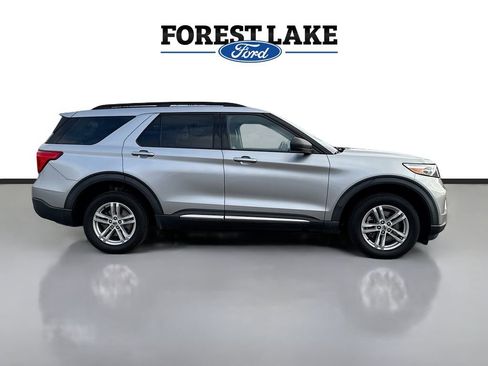 Used 2020 Ford Explorer XLT w/ Equipment Group 202A image 8