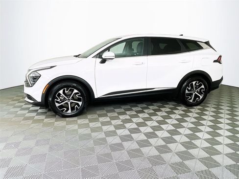 Certified 2025 Kia Sportage EX FWD image 4