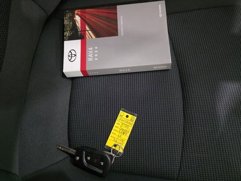 Used 2024 Toyota RAV4 LE image 9