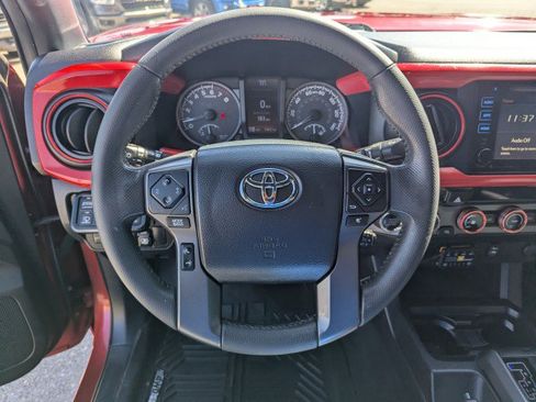 Used 2017 Toyota Tacoma TRD Off-Road w/ Tow Package (A/T) AWD/4WD image 12