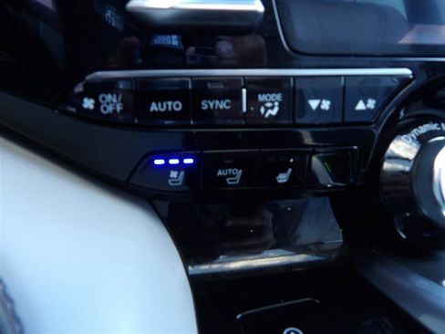 Used 2022 Acura MDX SH image 25