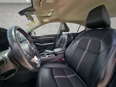 Used 2024 Nissan Altima 2.5 SR FWD image 19